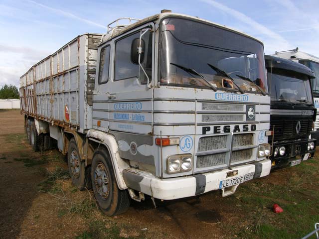 La versión cuatro ejes, los conocidos cuatro patas, fue la reina en el transporte español hasta mediados los años 80.